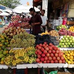 @instagram: Мапуса, Мапса кто как называет этот город. Это как у нас районный центр. Жаркий, оживленный, многогранный, важный пересадочный пункт и конечно знаменитый Базар-Маркет каждый день. Рядом с Маркетом находится Автовокзал:) Ох уж эти звуки! Мало сказать, что