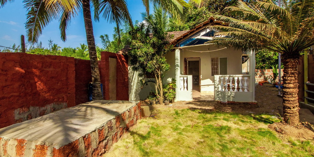 Canape β Villa for rent in Morjim